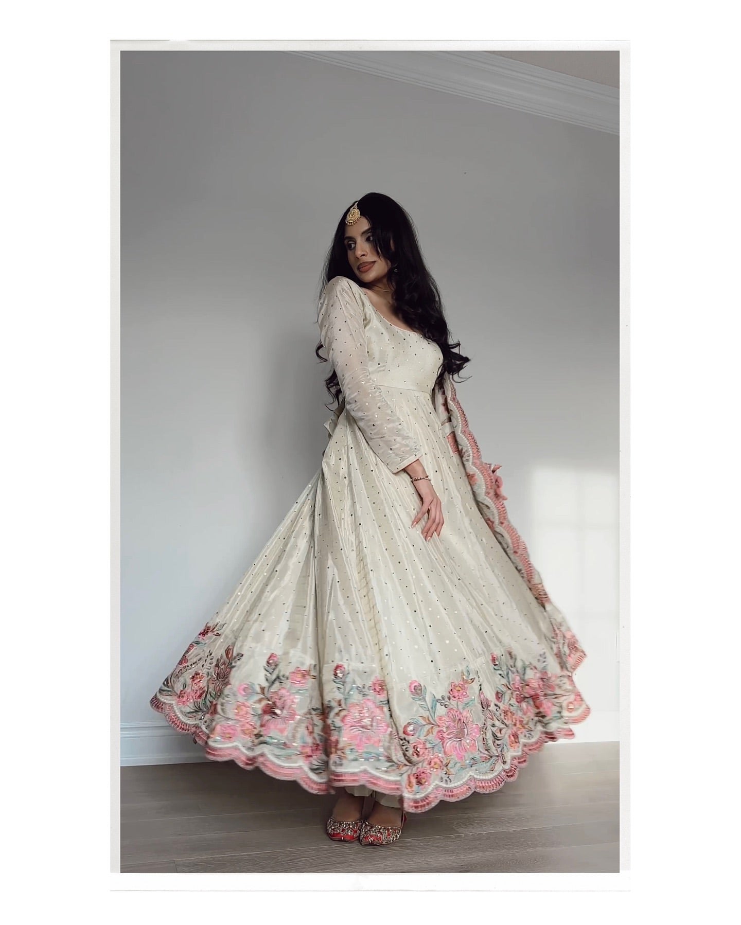Aarushi's Vichitra Silk White Embroidered Suit Set