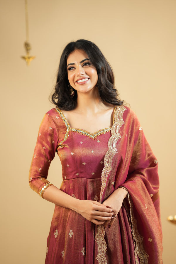 Saakshi cosmo Slit Anarkali Premium Suit Set