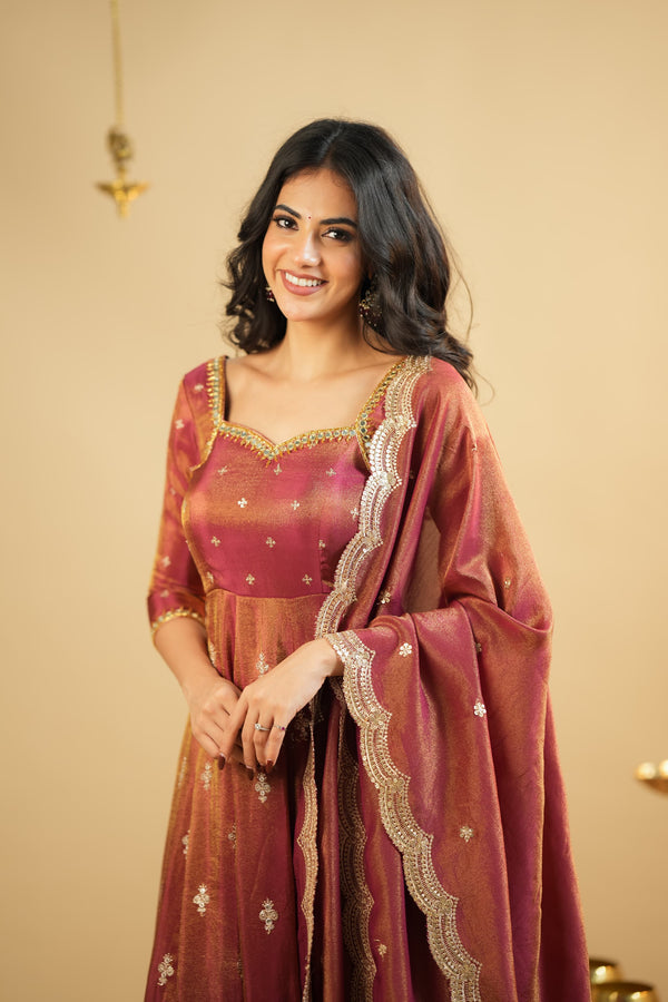 Saakshi cosmo Slit Anarkali Premium Suit Set