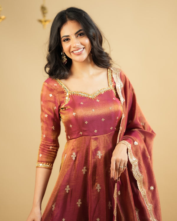 Saakshi cosmo Slit Anarkali Premium Suit Set